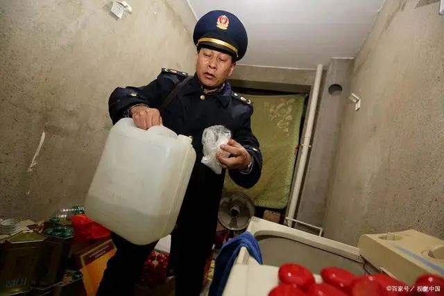 白酒怎么區分糧食酒和勾兌酒_白酒區分糧食酒和勾兌酒_白酒怎么區分糧食酒和勾兌酒