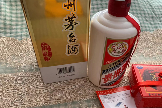 茅臺(tái)酒多少錢(qián)一瓶？年茅臺(tái)酒價(jià)格一覽表