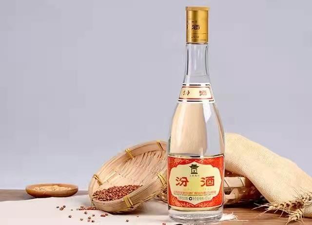 這4款名酒，都是傳承自評(píng)酒會(huì)上獲獎(jiǎng)的酒，不到50元，還是純糧酒